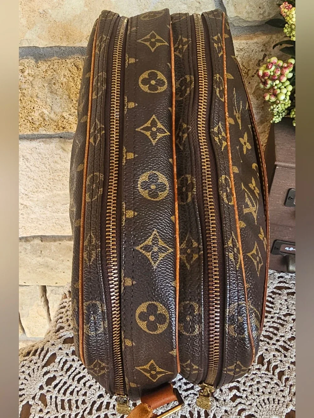 Louis Vuitton Monogram Reporter PM With COA